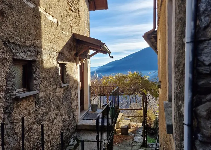 Casa Di Luna, Di Zali *